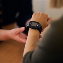 Picture of the Biobeat wearable device